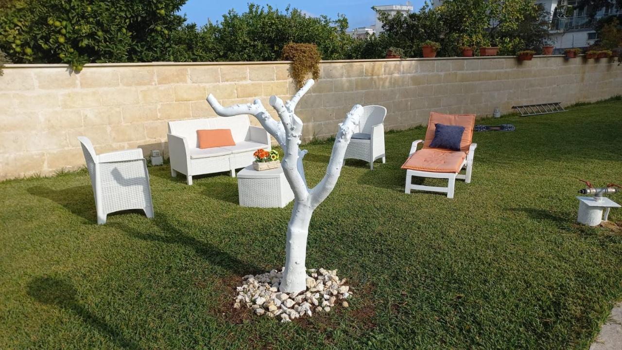 Villino Tronchetto Bianco Bed & Breakfast Mola di Bari Luaran gambar